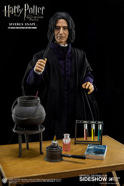 http://www.sideshowtoy.com/assets/products/902576-severus-snape/lg/harry-potter-severus-snape-sixth-scale-star-ace-902576-01.jpg