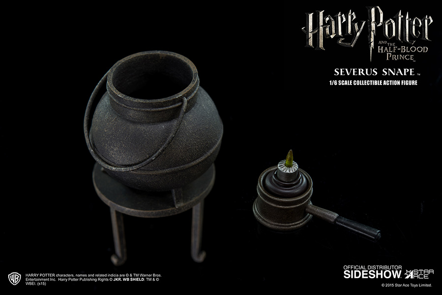 http://www.sideshowtoy.com/assets/products/902576-severus-snape/lg/harry-potter-severus-snape-sixth-scale-star-ace-902576-08.jpg