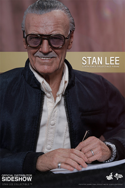 http://www.sideshowtoy.com/assets/products/902580-stan-lee/lg/stan-lee-sixth-scale-hot-toys-902580-10.jpg