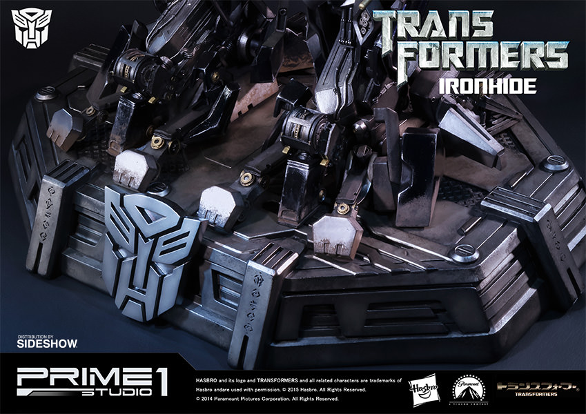 http://www.sideshowtoy.com/assets/products/902597-ironhide/lg/transformers-ironhide-polystone-statue-prime-1-feature-902597-21.jpg