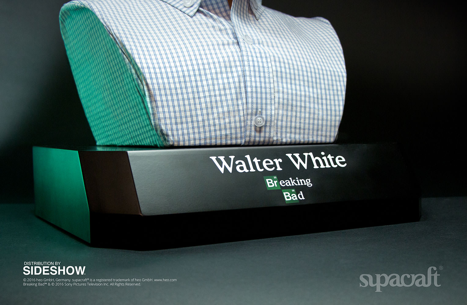 http://www.sideshowtoy.com/assets/products/902754-walter-white/lg/breaking-bad-walter-white-life-size-bust-supacraft-902754-07.jpg