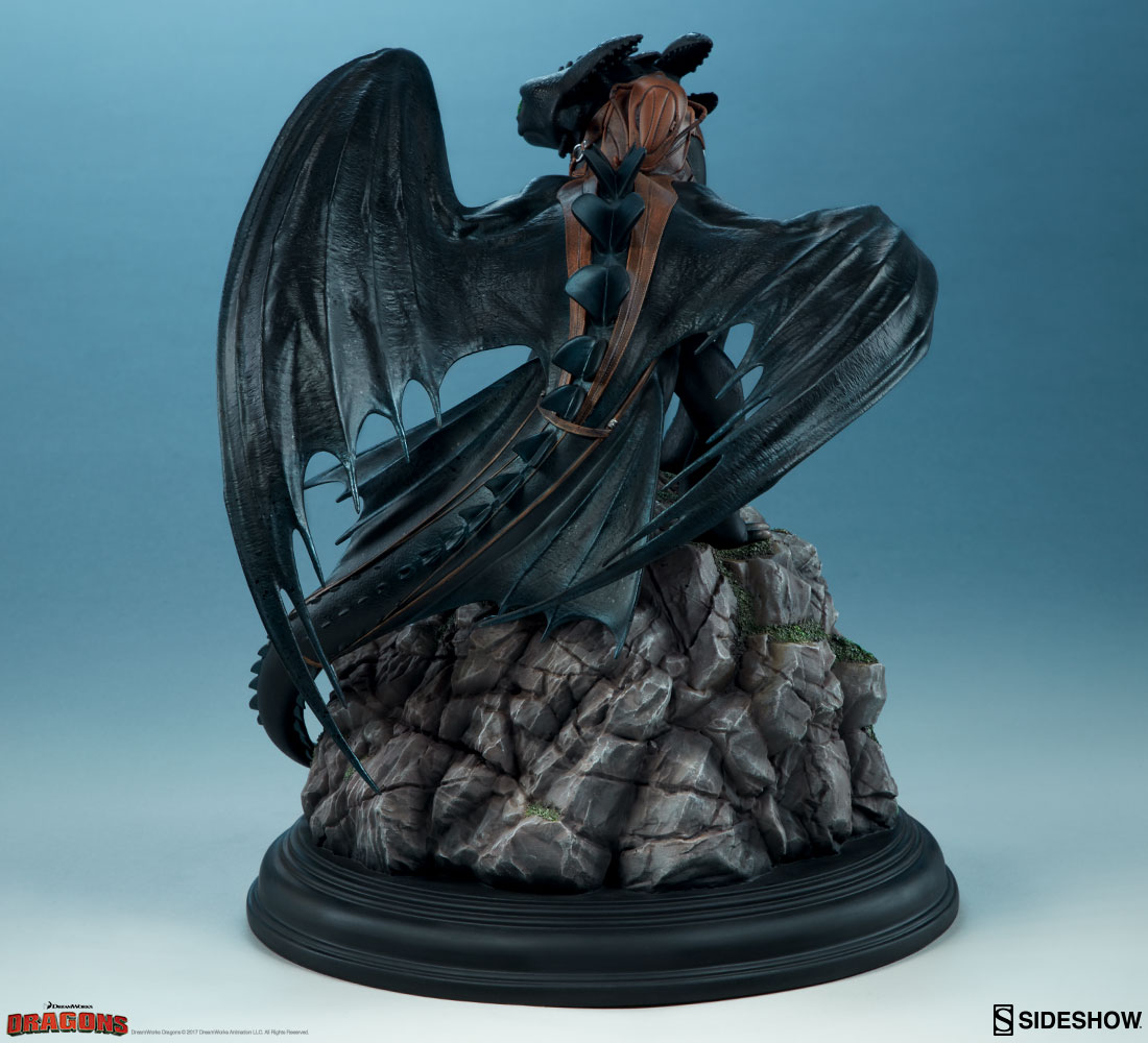 https://www.sideshowtoy.com/assets/products/200418-toothless/lg/dreamworks-how-to-train-your-dragon-dragons-toothless-statue-sideshow-2004183-06.jpg