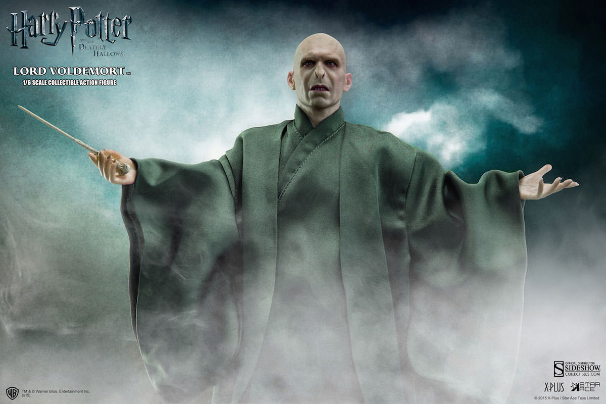 http://www.sideshowtoy.com/assets/products/902318-lord-voldemort/lg/902318-lord-voldemort-001.jpg