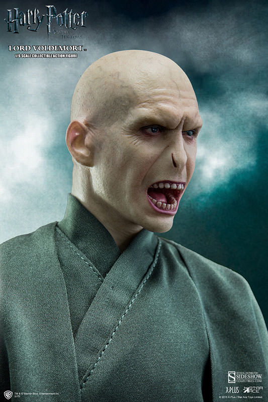 http://www.sideshowtoy.com/assets/products/902318-lord-voldemort/lg/902318-lord-voldemort-003.jpg