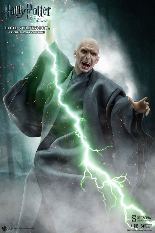 http://www.sideshowtoy.com/assets/products/902318-lord-voldemort/lg/902318-lord-voldemort-005.jpg