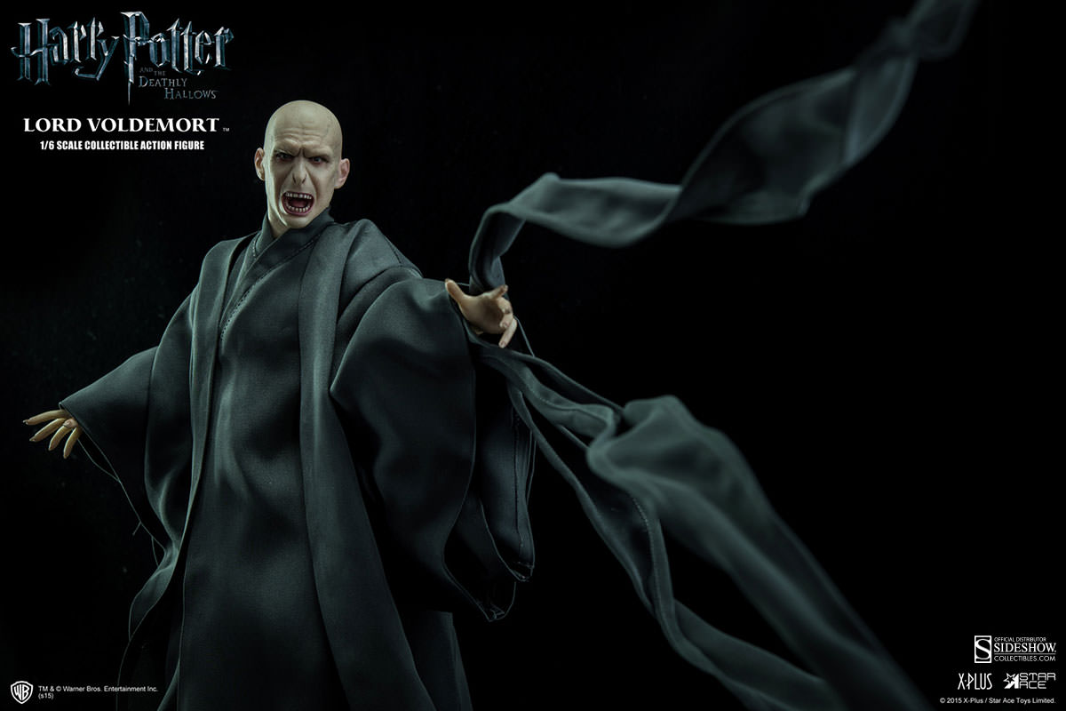 http://www.sideshowtoy.com/assets/products/902318-lord-voldemort/lg/902318-lord-voldemort-009.jpg