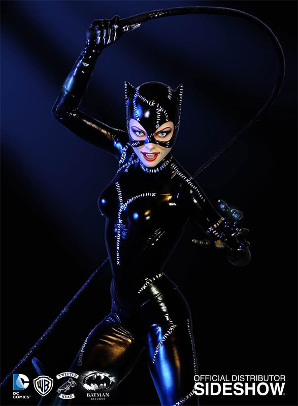 https://www.sideshowtoy.com/assets/products/902483-catwoman/lg/902483_press01.jpg
