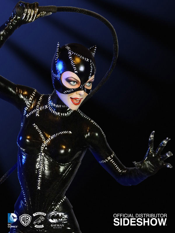 https://www.sideshowtoy.com/assets/products/902483-catwoman/lg/902483_press06.jpg