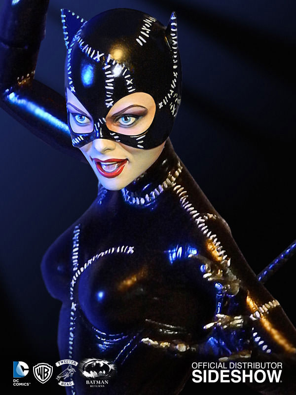 https://www.sideshowtoy.com/assets/products/902483-catwoman/lg/902483_press08.jpg