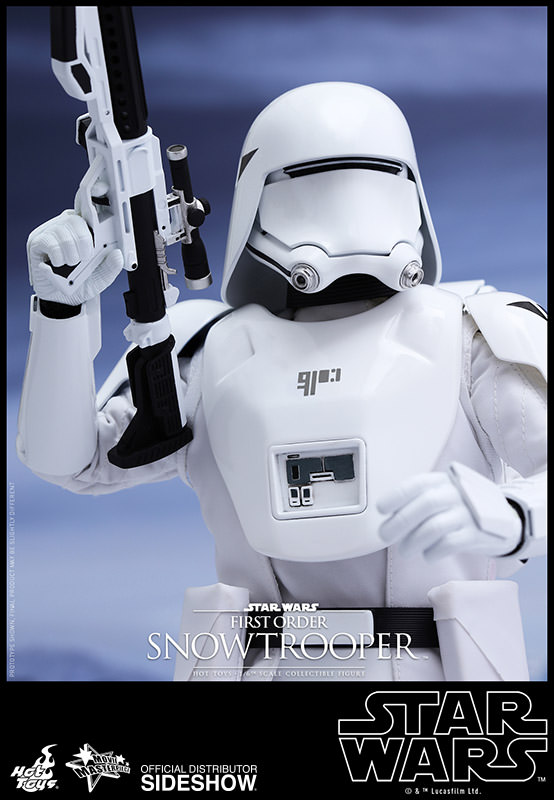 https://www.sideshowtoy.com/assets/products/902551-first-order-snowtrooper/lg/star-wars-first-order-snowtrooper-hot-toys-902551-10.jpg