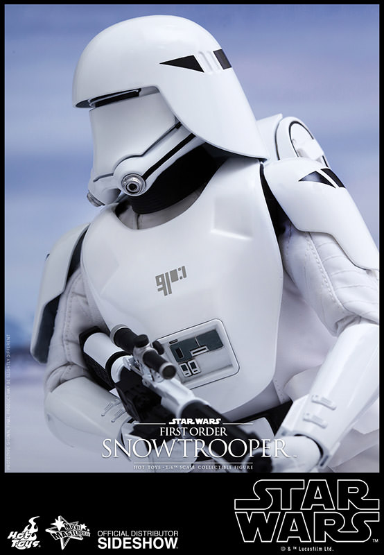 https://www.sideshowtoy.com/assets/products/902551-first-order-snowtrooper/lg/star-wars-first-order-snowtrooper-hot-toys-902551-12.jpg