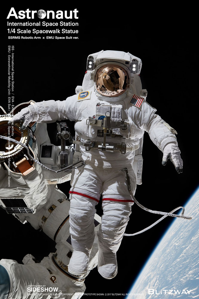 astronaut-iss-emu-version-quarter-scale-figure-blitzway-903319-12.jpg