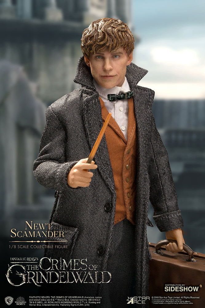 https://www.sideshowtoy.com/assets/products/904186-newt-scamander/lg/fantastic-beasts-the-crimes-of-grindelwald-newt-scamander-collectible-figure-star-ace-904186-02.jpg
